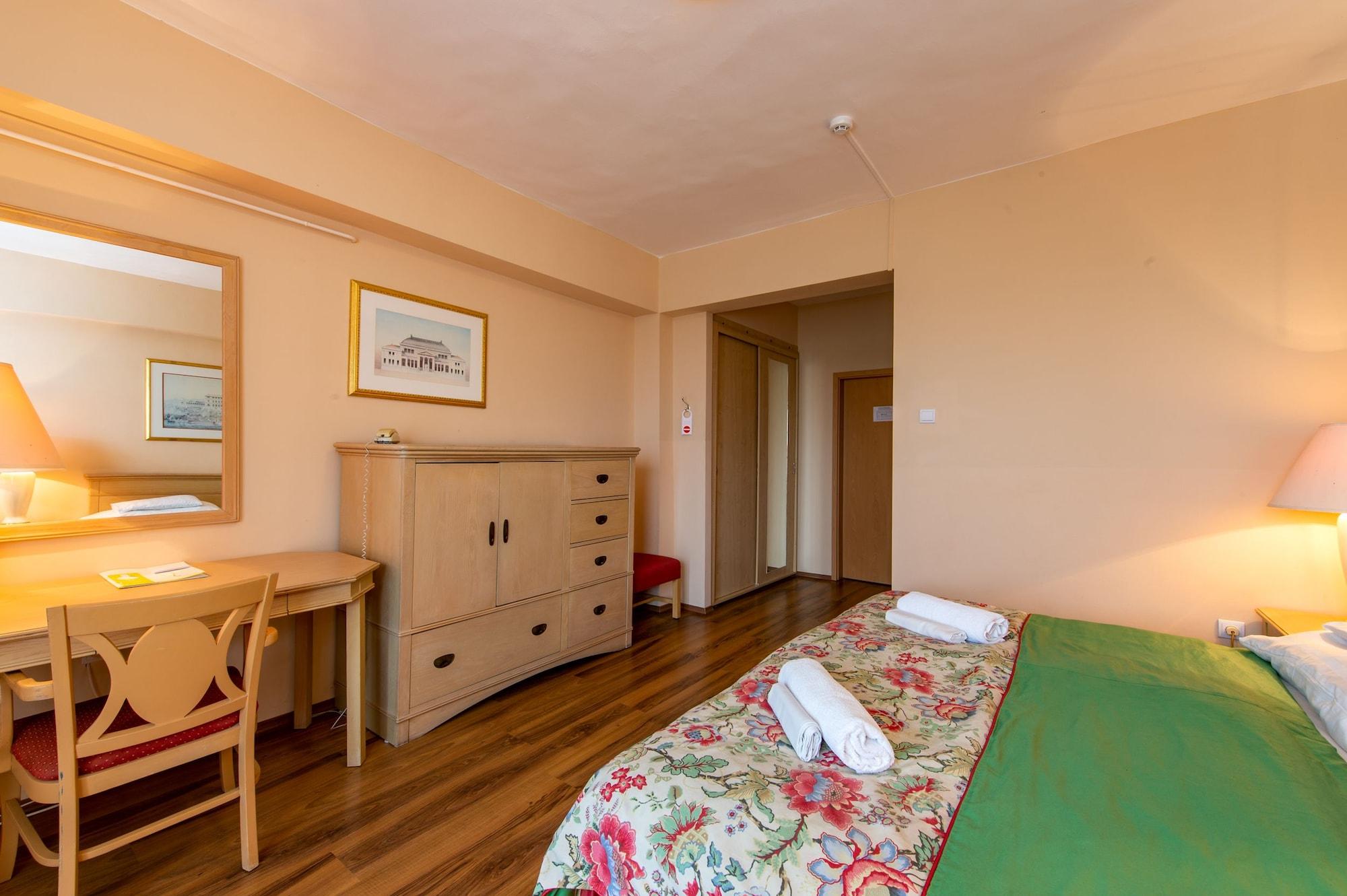 Hotel Fit Hévíz Dış mekan fotoğraf