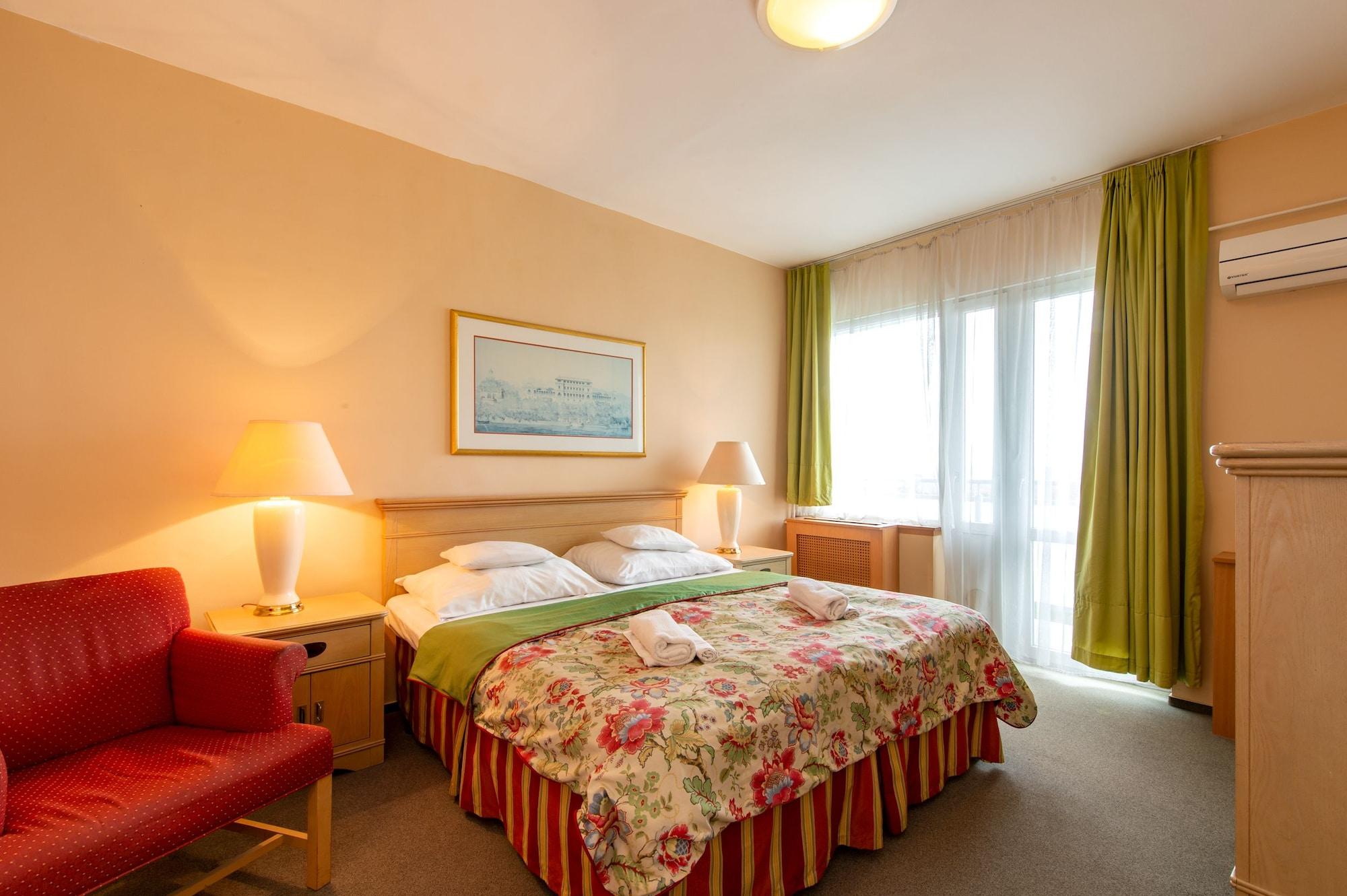 Hotel Fit Hévíz Dış mekan fotoğraf